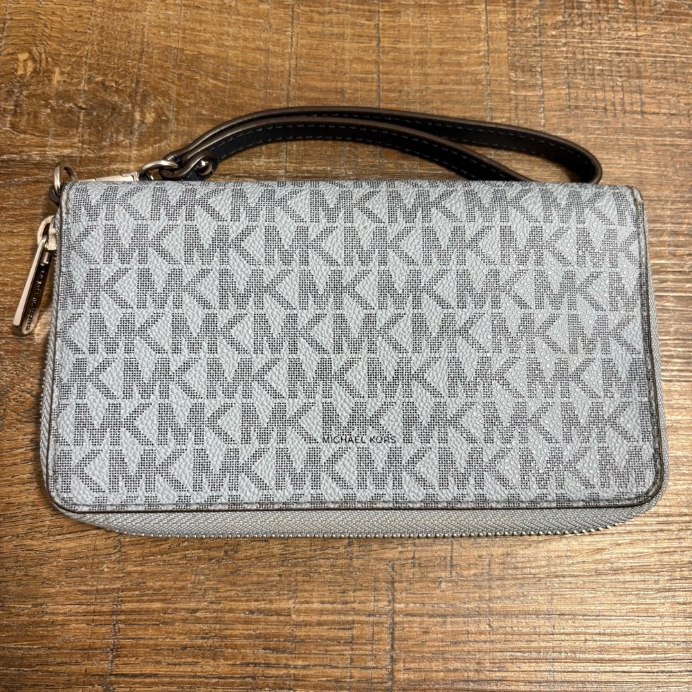 Michael Kors Monogram Pale Ocean Blue Wallet Wristlet - Picture 5 of 10